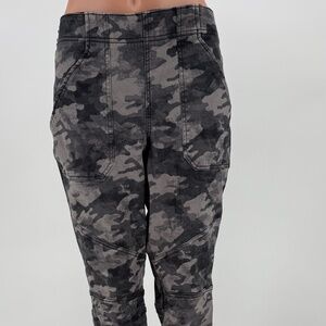 Spanx Camo utility Pant, Gray